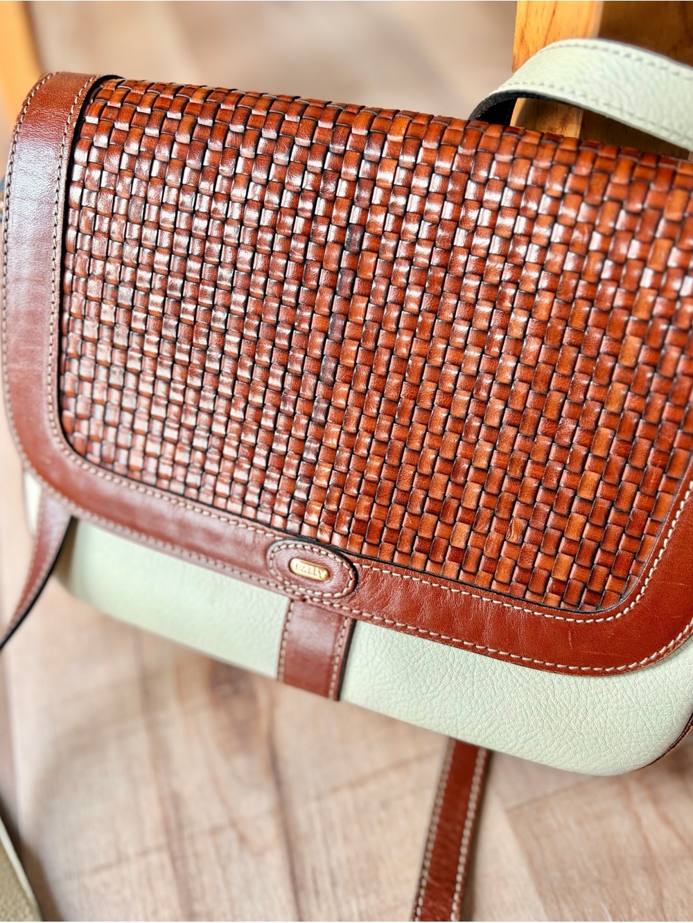 Vintage Bally Italian Leather Crossbody Bag - Picture 14 of 15